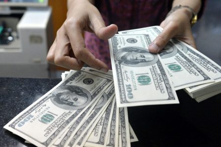 نرخ ارز در بازار متشکل ارز ایران کاهش یافت