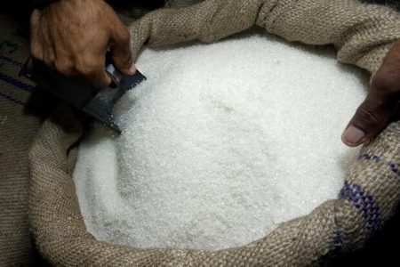 قیمت شکر برای مصرف کننده هر کیلو ۱۶ هزار تومان است