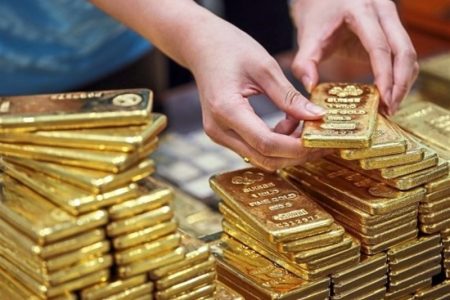 افت قیمت جهانی طلا تحت تاثیر نوسانات دلار