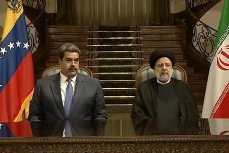 ایران و ونزوئلا سند جامع همکاری‌های ۲۰ ساله را امضا کردند